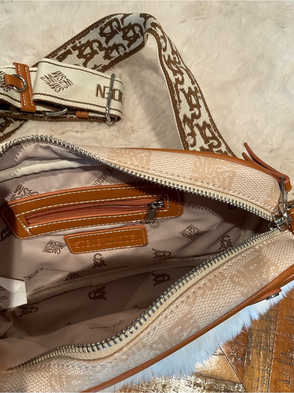The Viral STEVE MADDEN Brailay Bag ! Vegan Leather Crossbody Bag - Picture 5 of 9